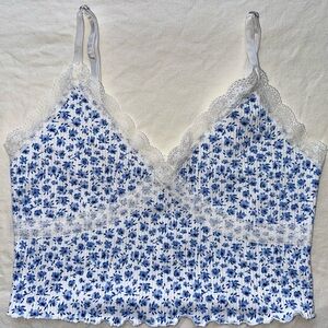 H&M White Crop Cami Camisole Blue Floral and Lace Trim Size Medium Divided NWOT